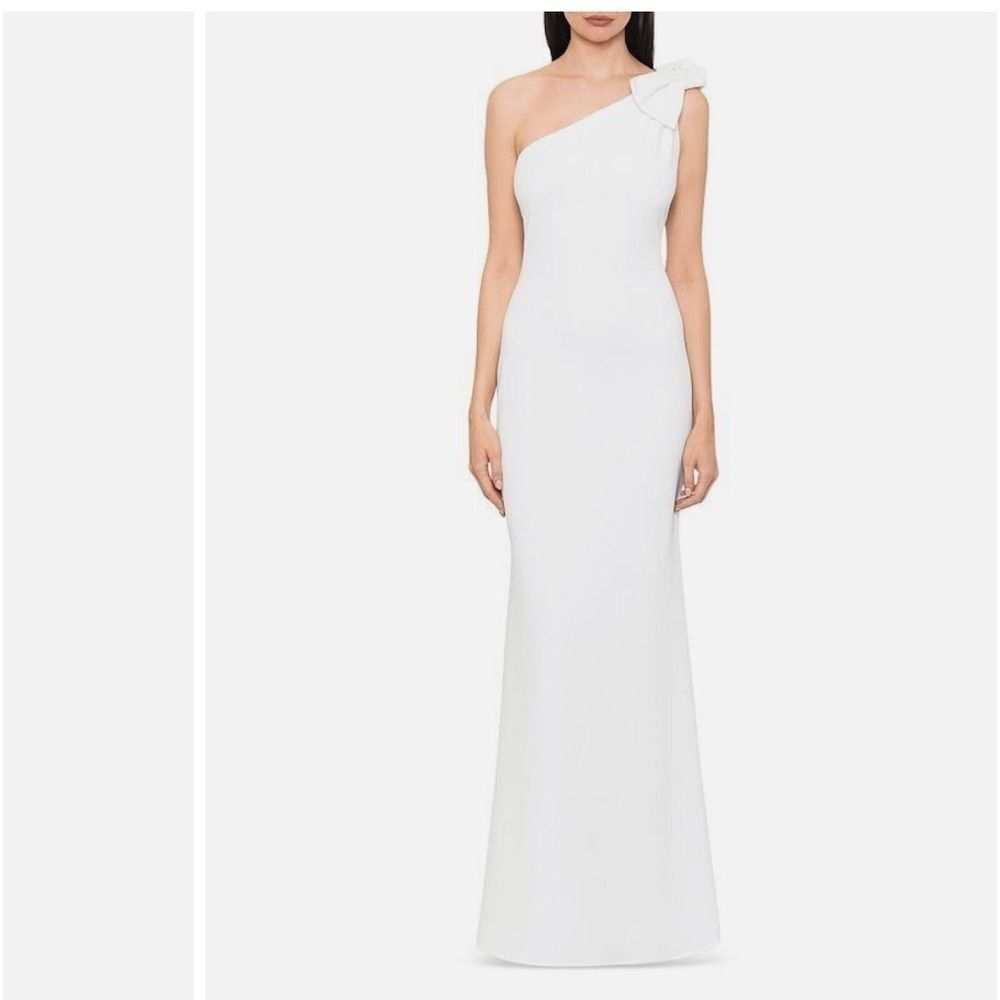 AQUA - white Scuba Bow One Shoulder Mermaid Gown size 0 White